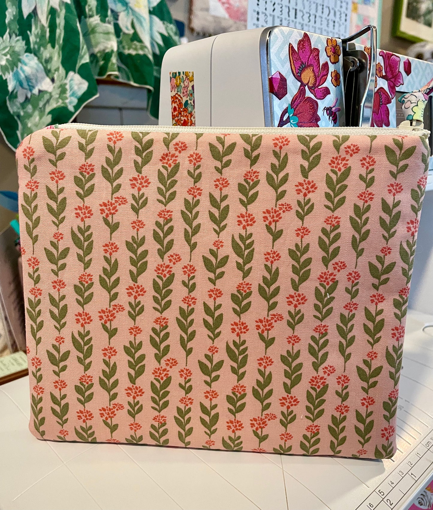 Chicken patchwork zipper bag