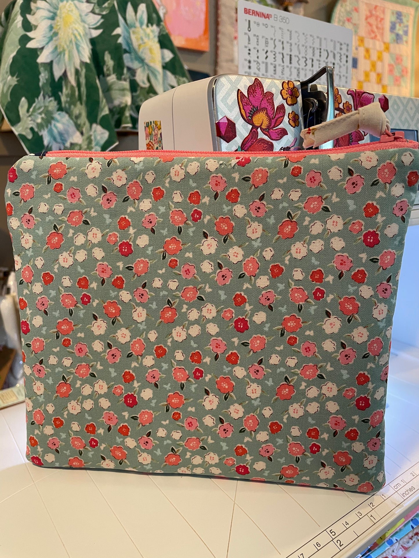 Quilted patchwork bunny zipper bag