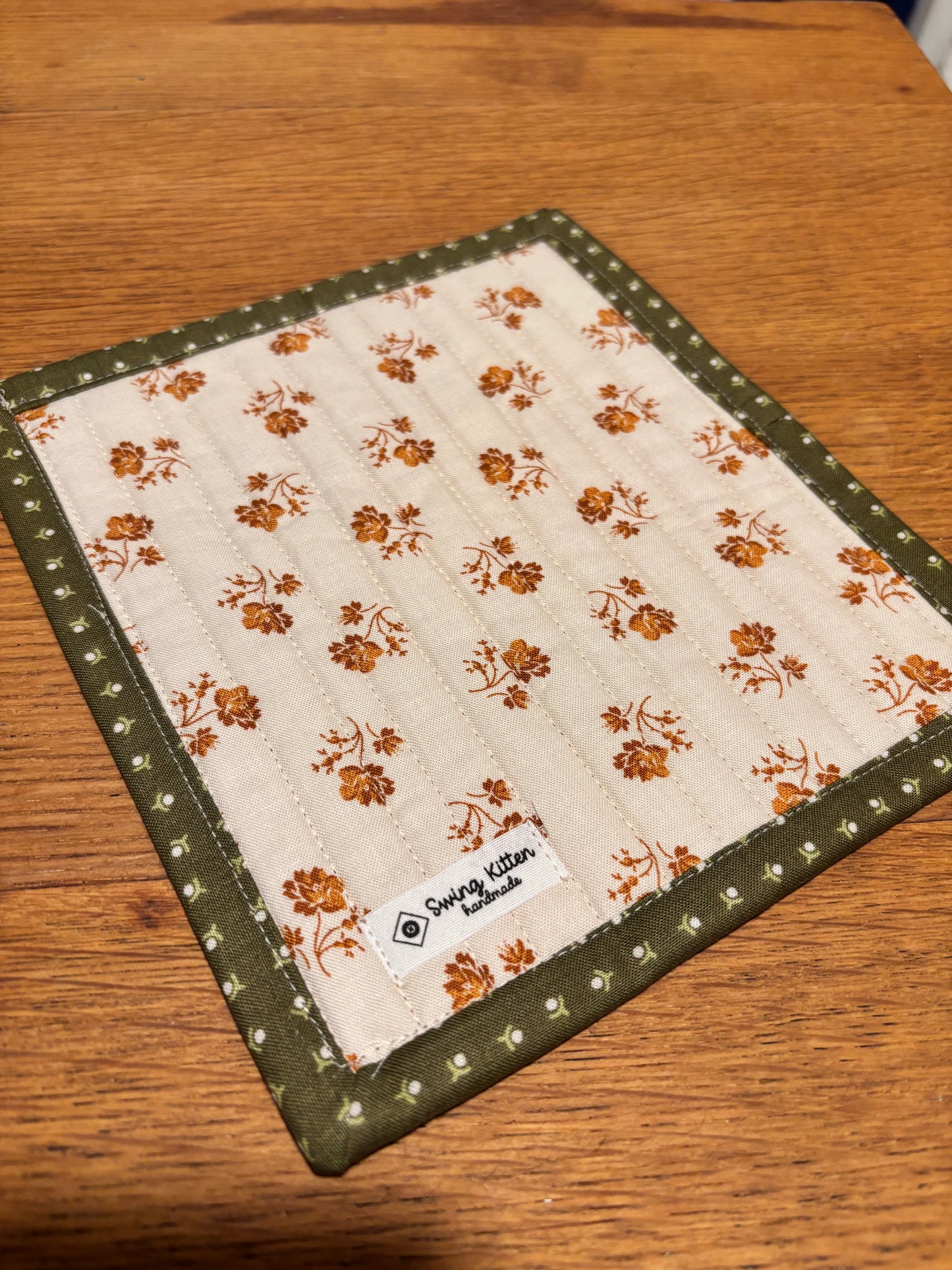 Pumpkins Hand Pieced Table Mat