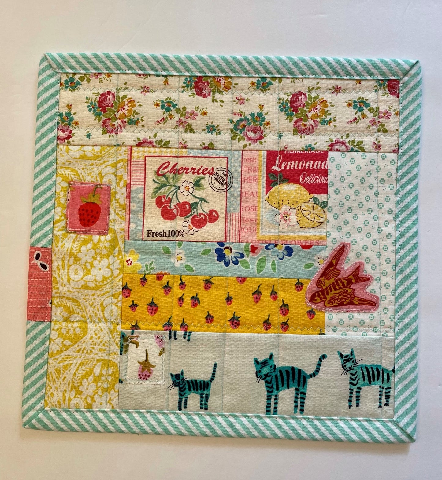 Collage Style Table Mat Farmhouse Decor "Berry Picking Time"