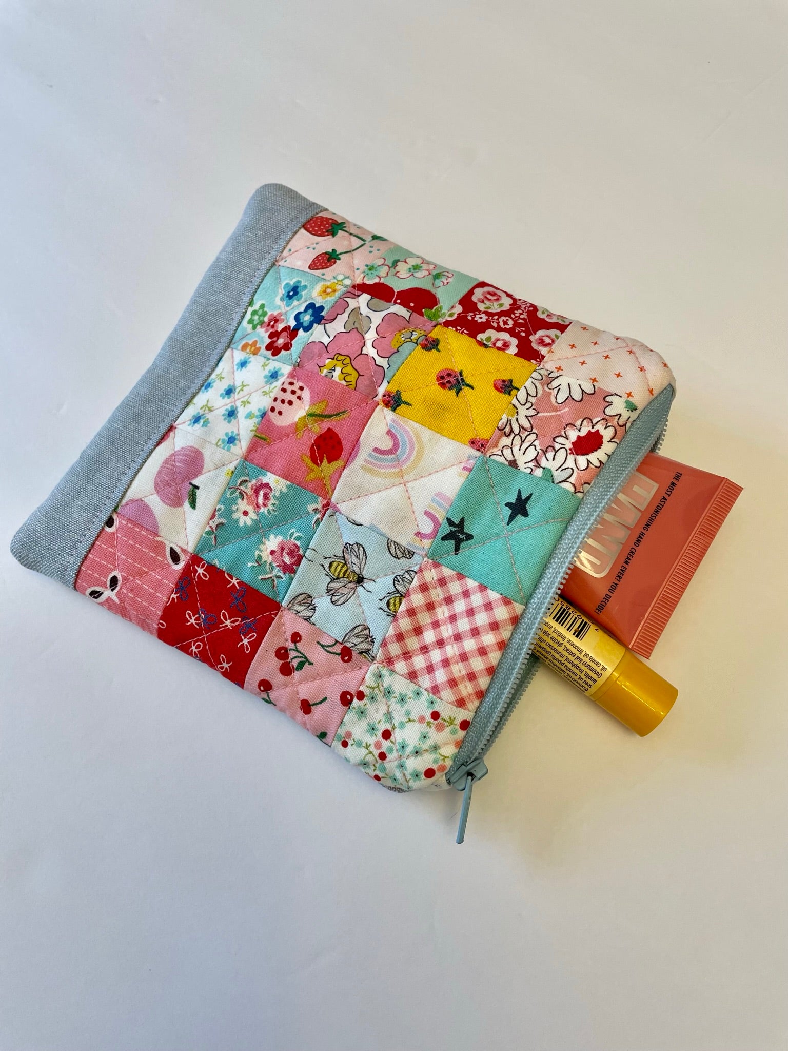 Patchwork Zipper Pouch Tutorial ~