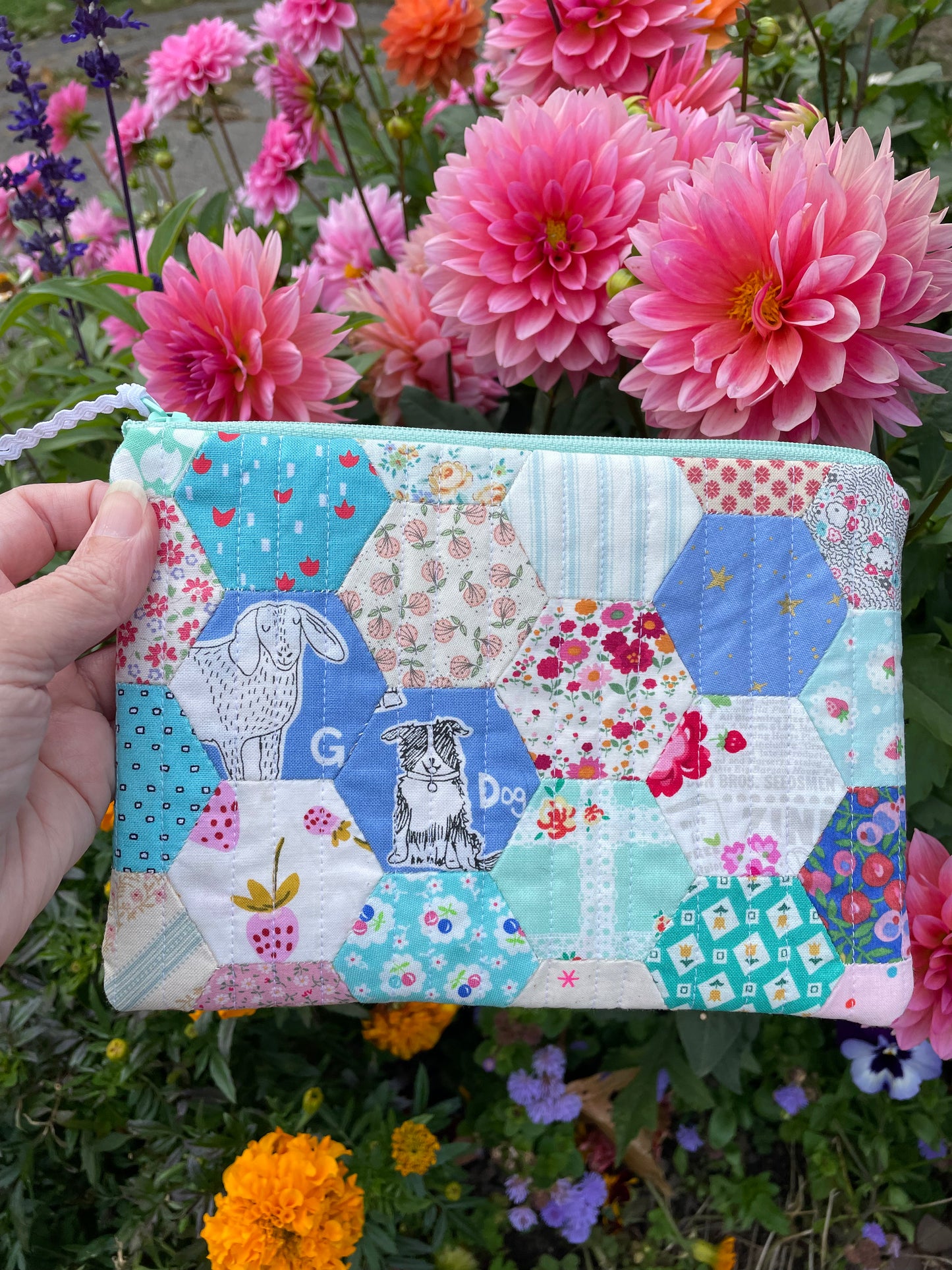 Hand pieced quilted zipper bag