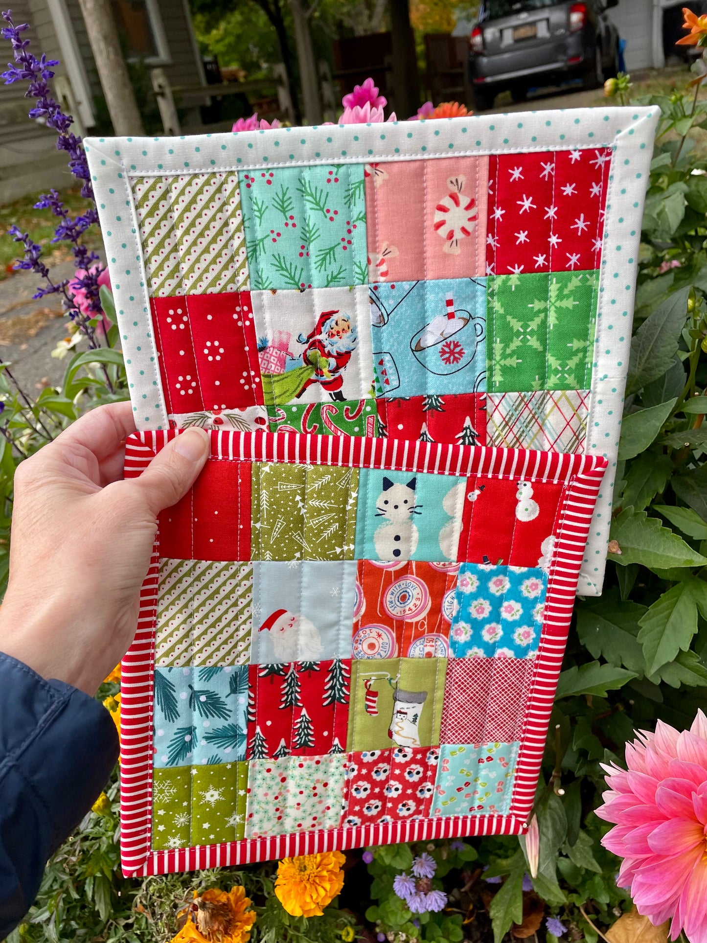 Holiday patchwork table mat