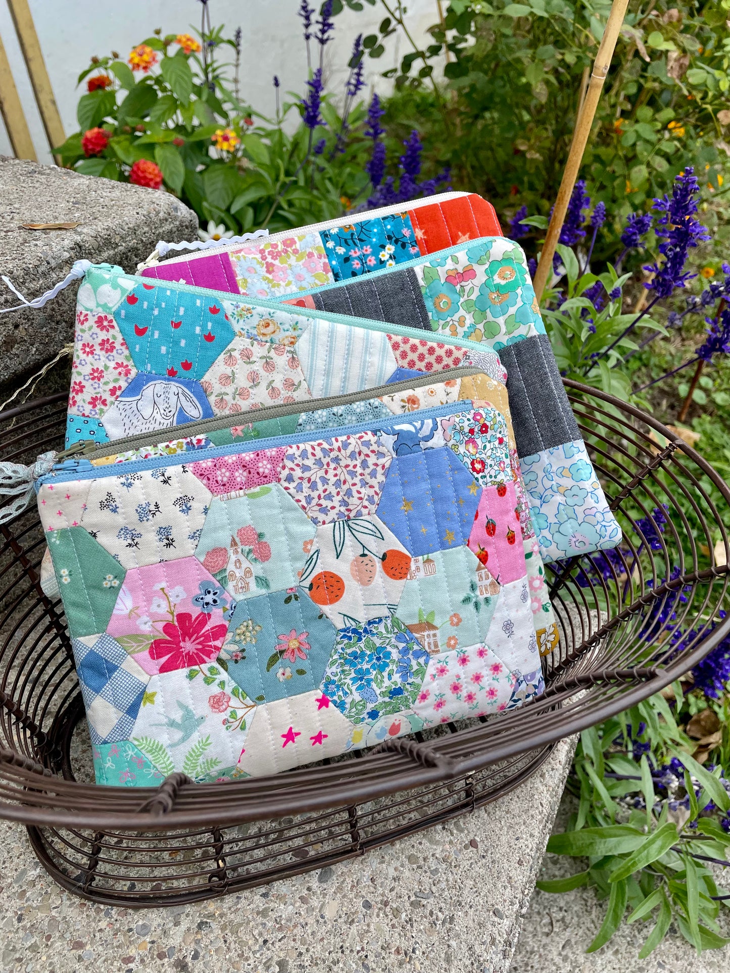 Hand pieced quilted zipper bag