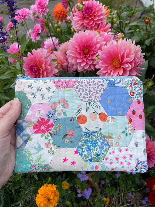 Hand pieced quilted zipper bag