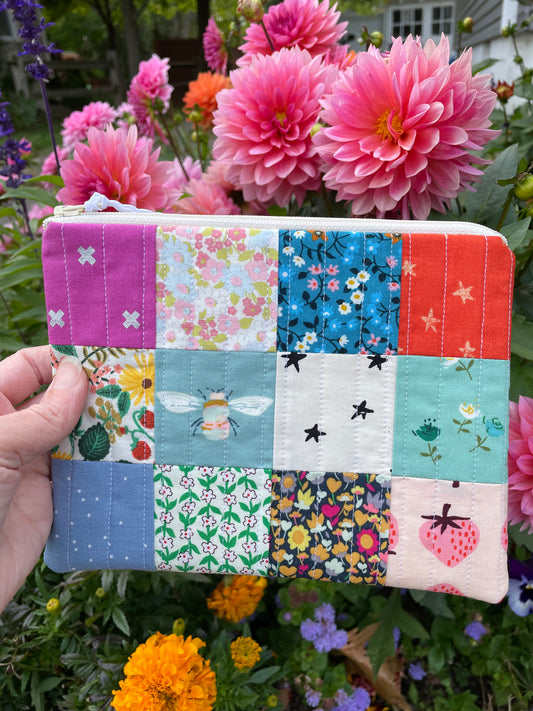 Quilted patchwork zipper pouch