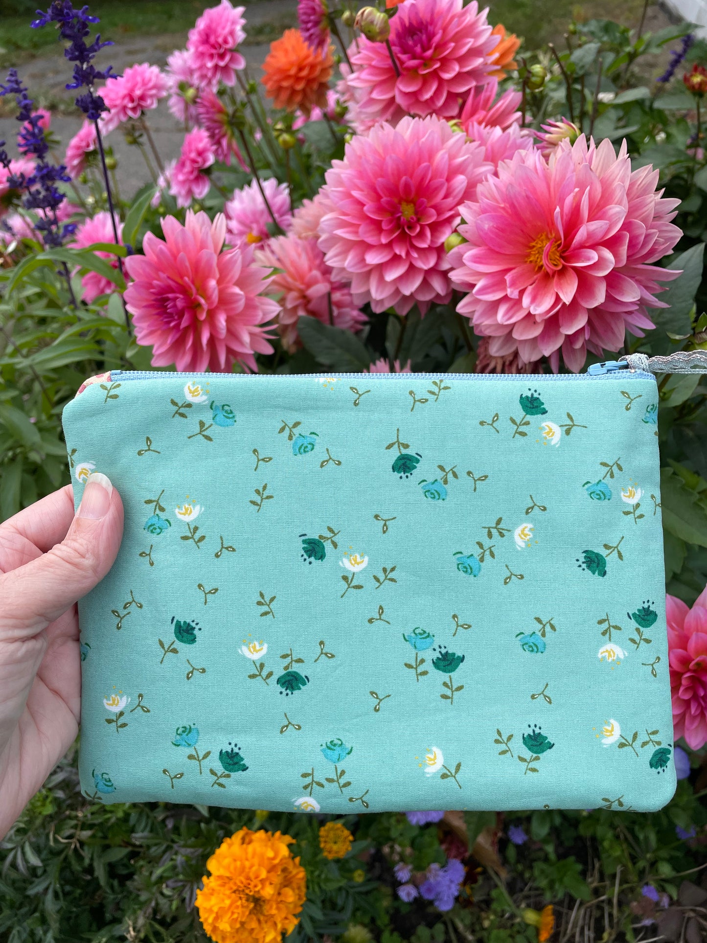 Hand pieced quilted zipper bag